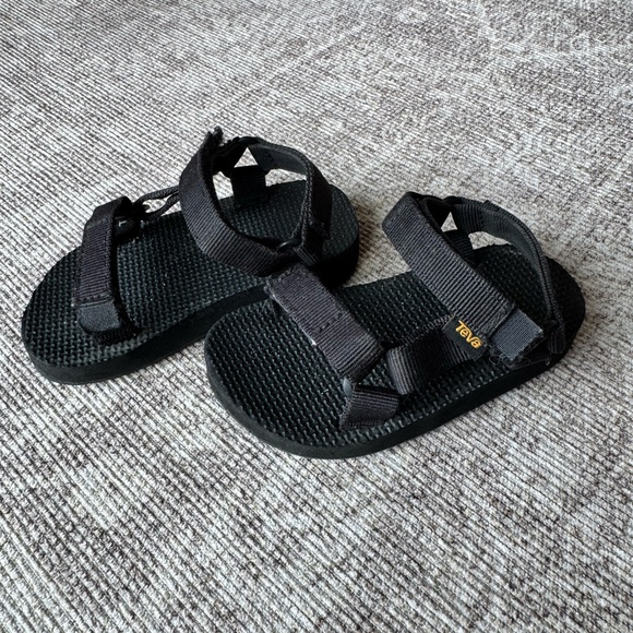 Teva Toddler Black Sandals - T6 - Picture 1 of 6